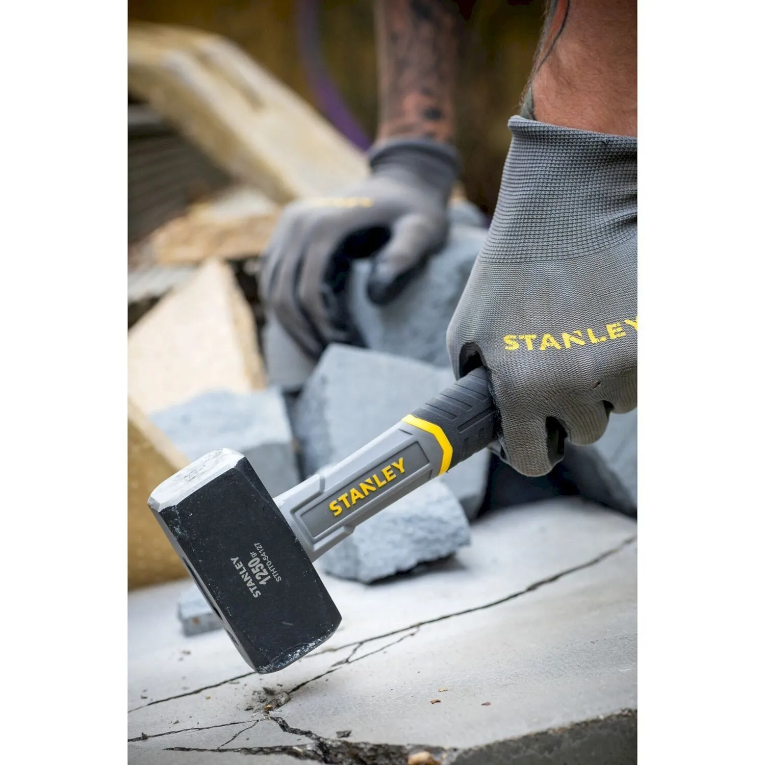 STANLEY STHT054127 VUISTHAMER GLASVEZEL 1250GR